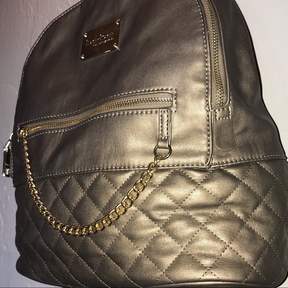 Backpack - Picture 3 of 8